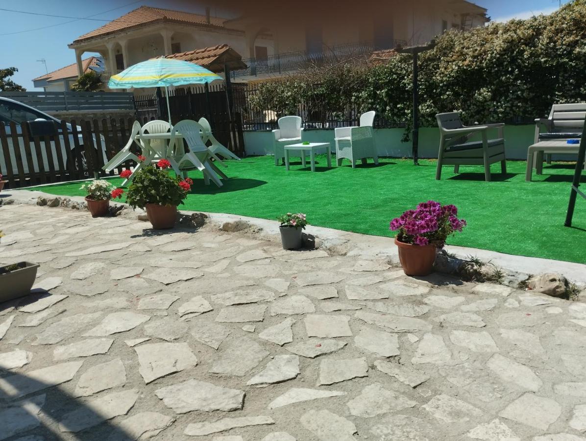 Oasi Hause Villa Castel Volturno Kültér fotó